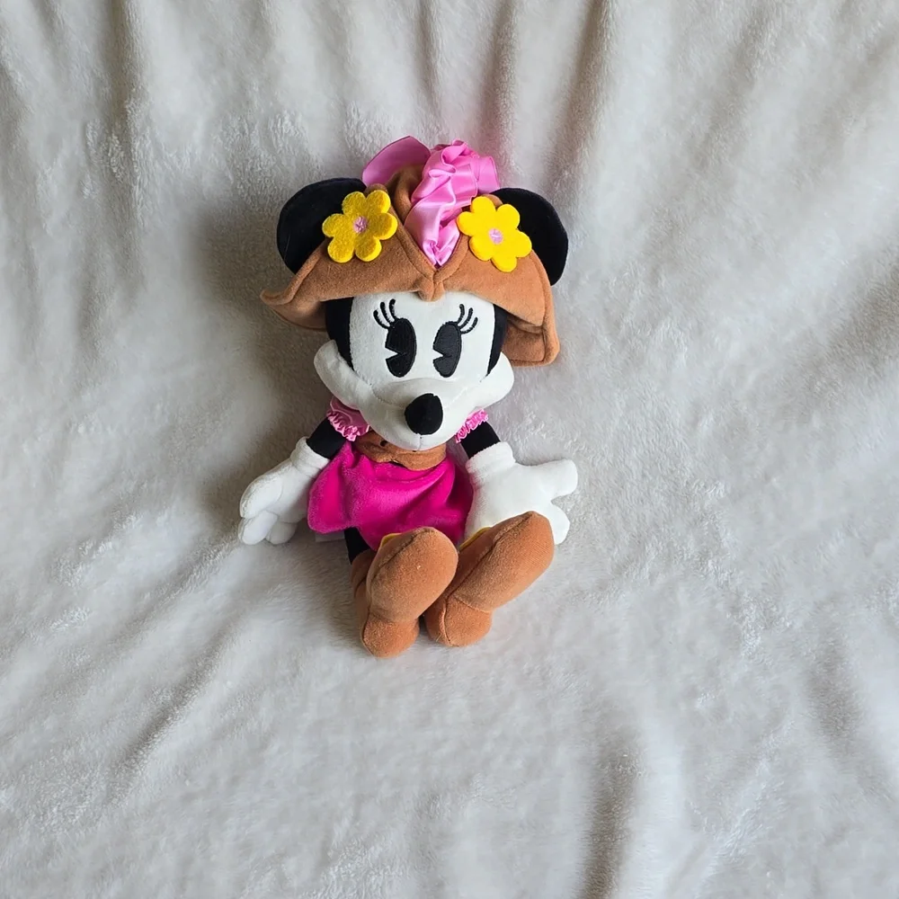 Disney Parks Authentic Pirate Minnie Mouse   Rare‎ Park Plush
